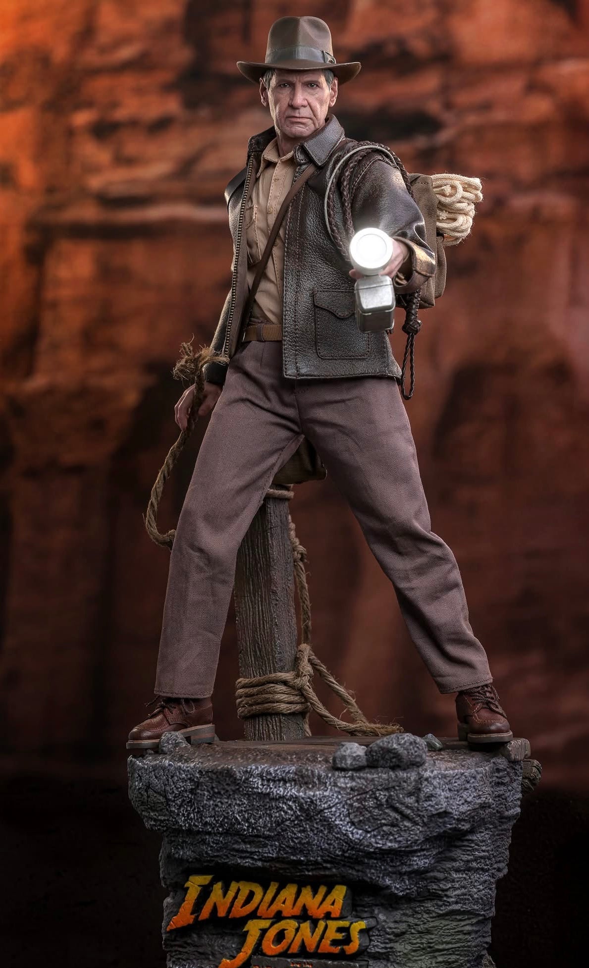 Hot Toys MMS717 Indiana Jones and the Dial of Destiny – Indiana Jones 1/6 Scale Collectible Figure (Deluxe Version)