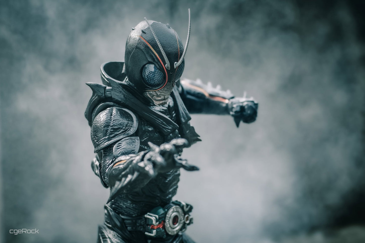 Hot Toys TMS100 Kamen Rider BLACK SUN - 1/6th scale Kamen Rider Black Sun Collectible Figure