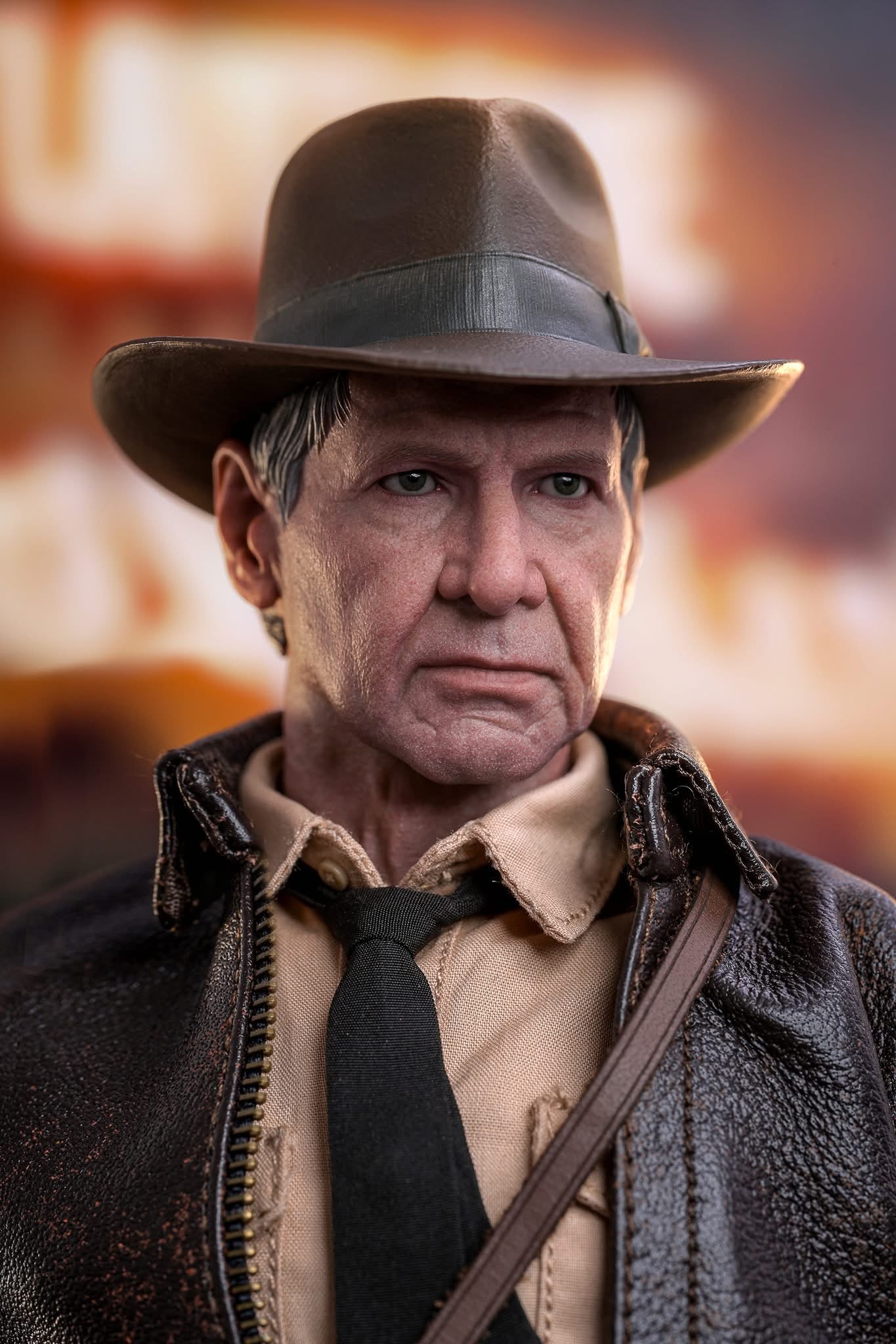 Hot Toys MMS717 Indiana Jones and the Dial of Destiny – Indiana Jones 1/6 Scale Collectible Figure (Deluxe Version)