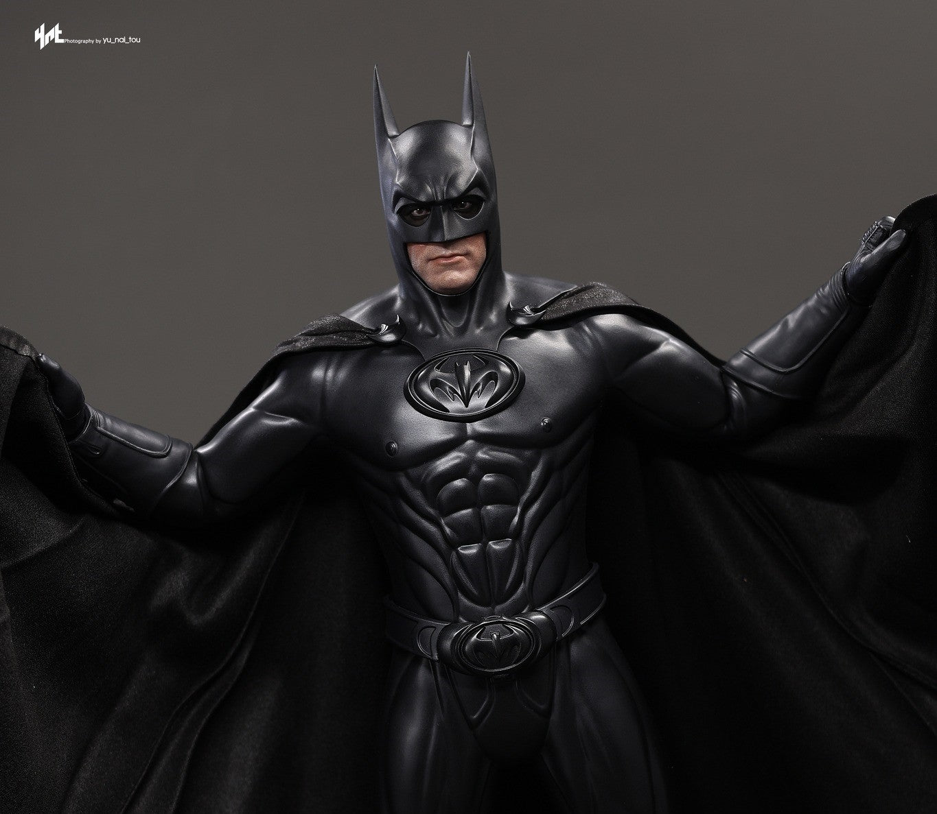 Hot Toys MMS786 Batman & Robin - 1/6th scale Batman Collectible Figure