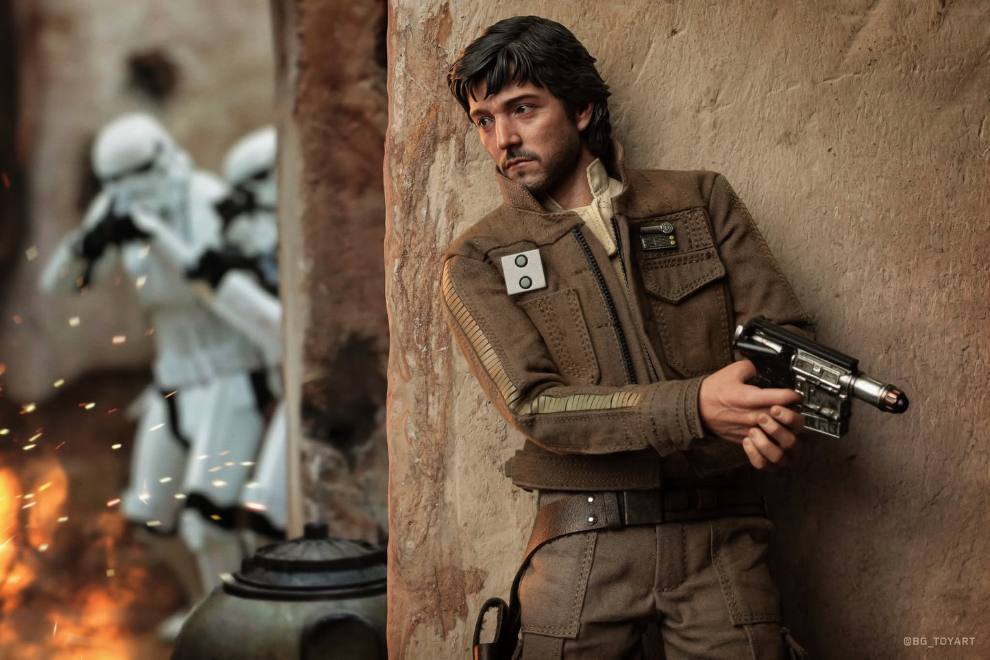 Hot Toys MMS802 Rogue One: A Star Wars Story - 1/6th scale Cassian Andor Collectible Figure