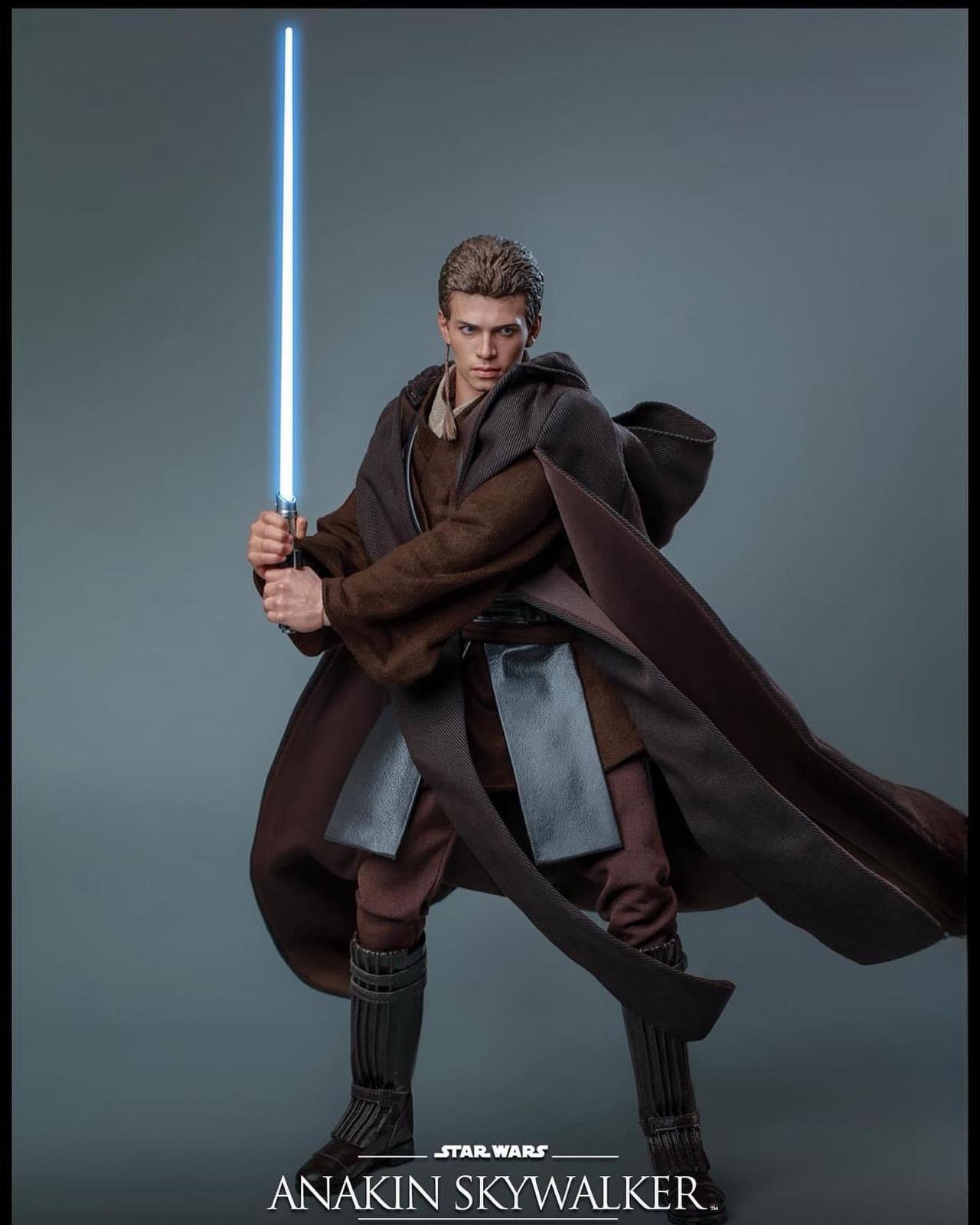 Hot Toys MMS677 Star Wars Attack of the Clones - Anakin Skywalker 1/6 Scale Collectible Figure