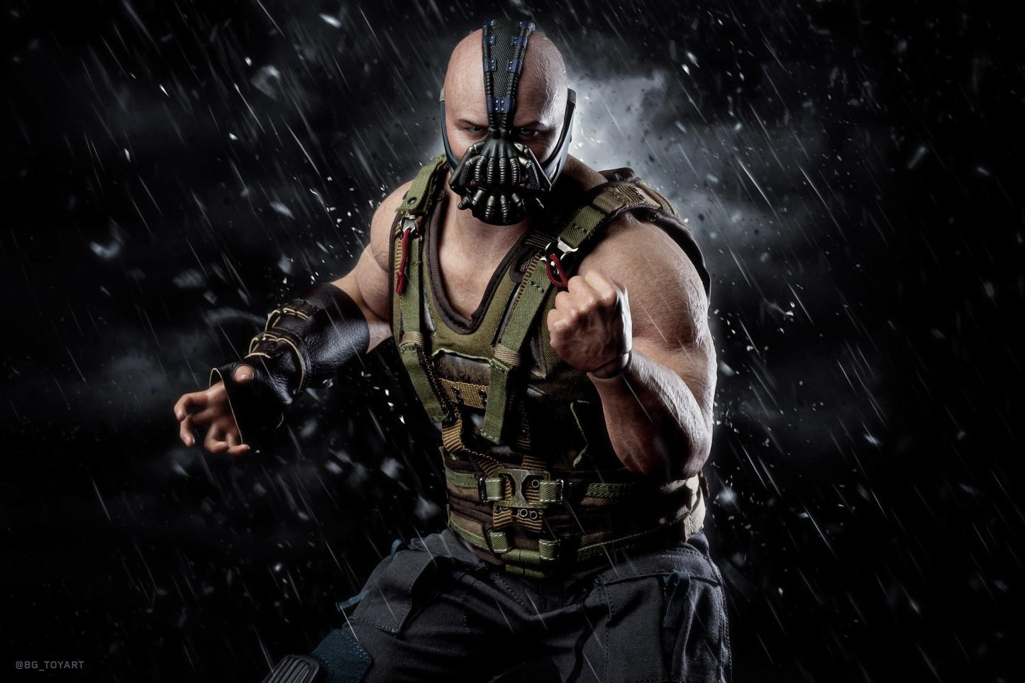 Hot Toys MMS689 The Dark Knight Trilogy - 1/6th scale Bane Collectible Figure