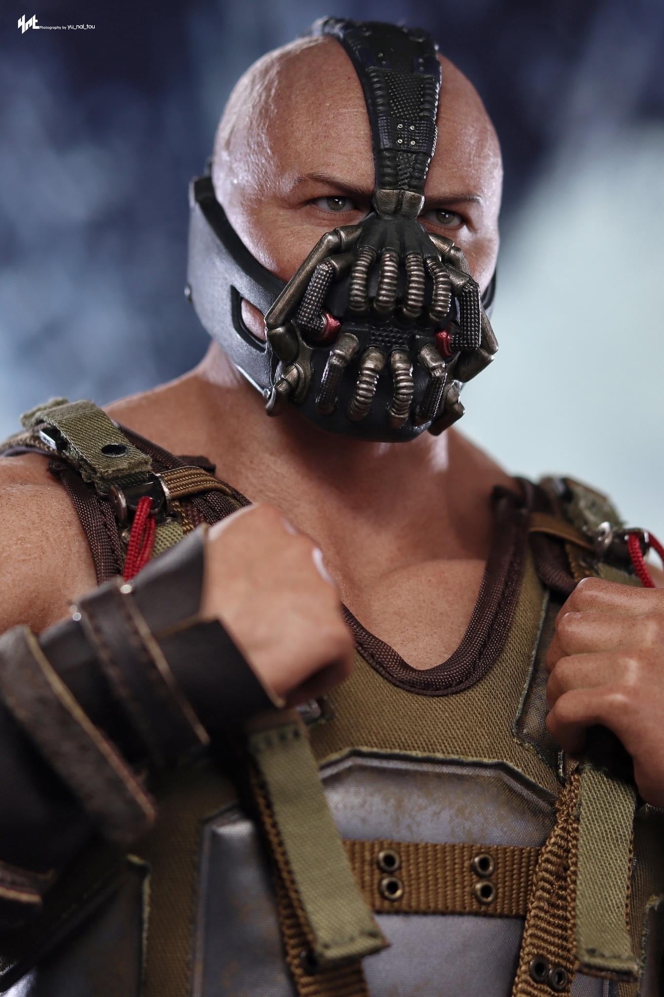 Hot Toys MMS689 The Dark Knight Trilogy - 1/6th scale Bane Collectible Figure
