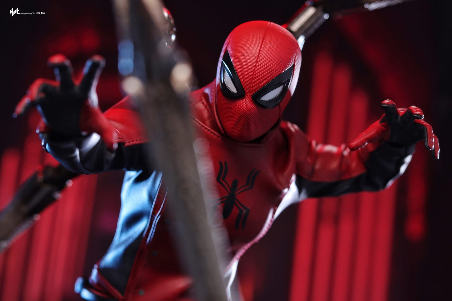 Hot Toys VGM71 Marvel's Spider-Man 2 - 1/6th scale Peter Parker (Last Stand Suit) Collectible Figure (Hot Toys Exclusive)