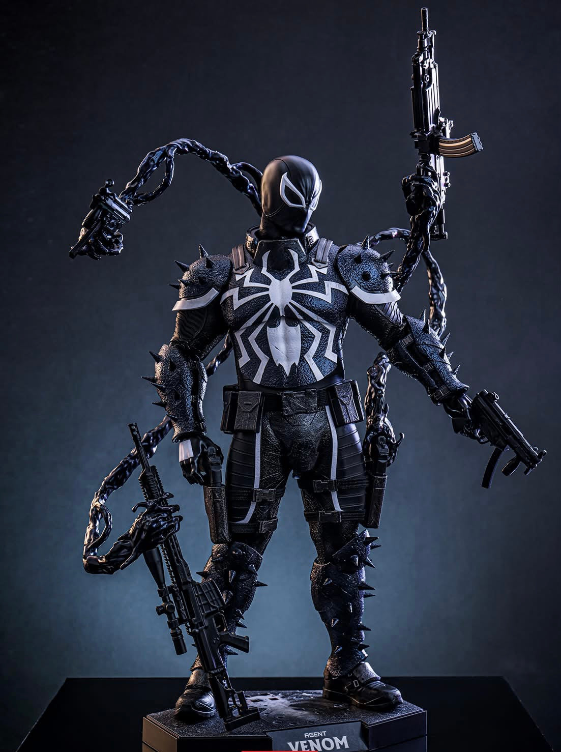 Pre-Order Hot Toys CMS025 Marvel Comics - 1/6th scale Agent Venom Collectible Figure