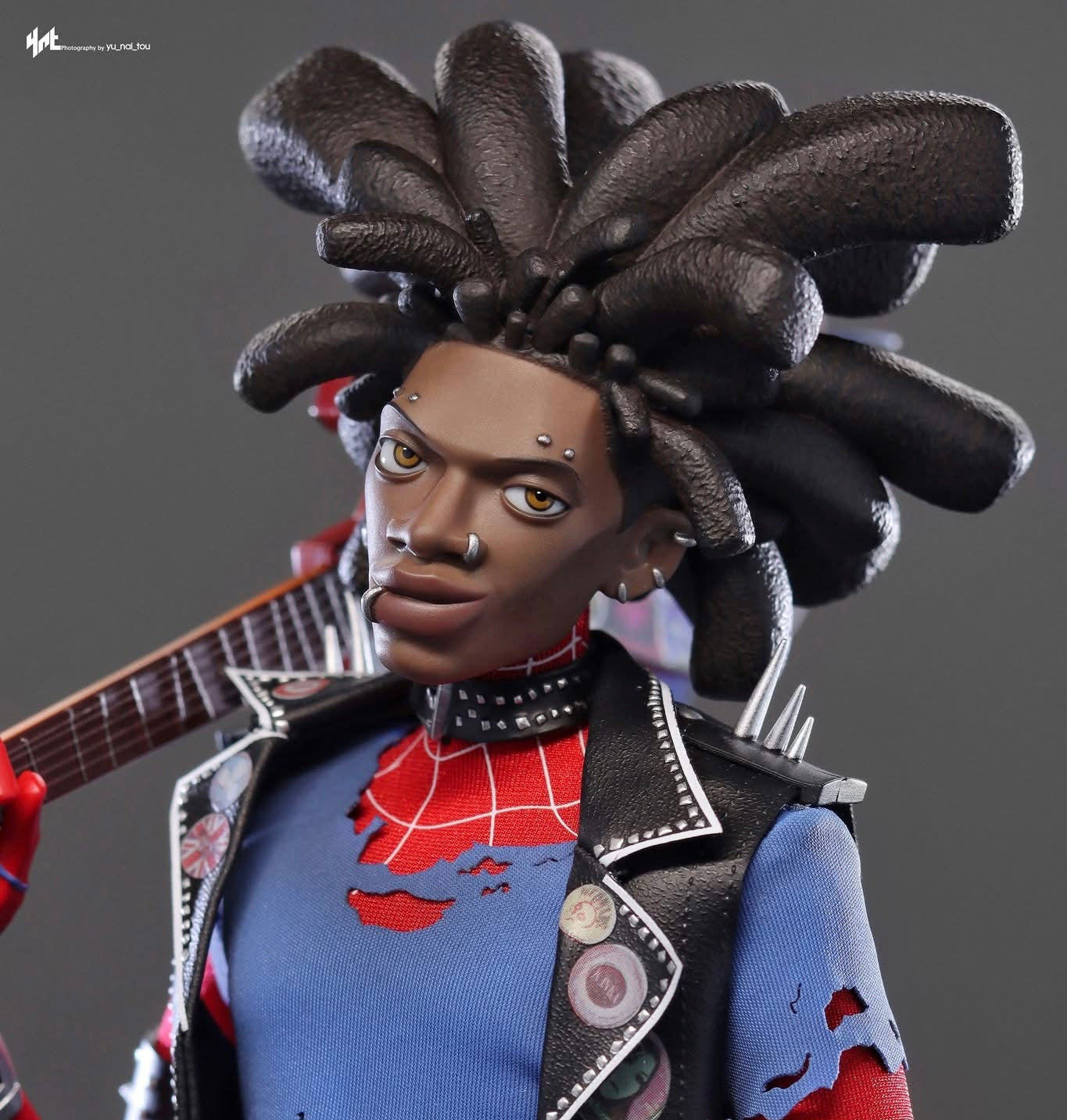 Hot Toys MMS726B Spider-Man: Across the Spider-Verse - 1/6th scale Spider Punk Collectible Figure (Special Edition)