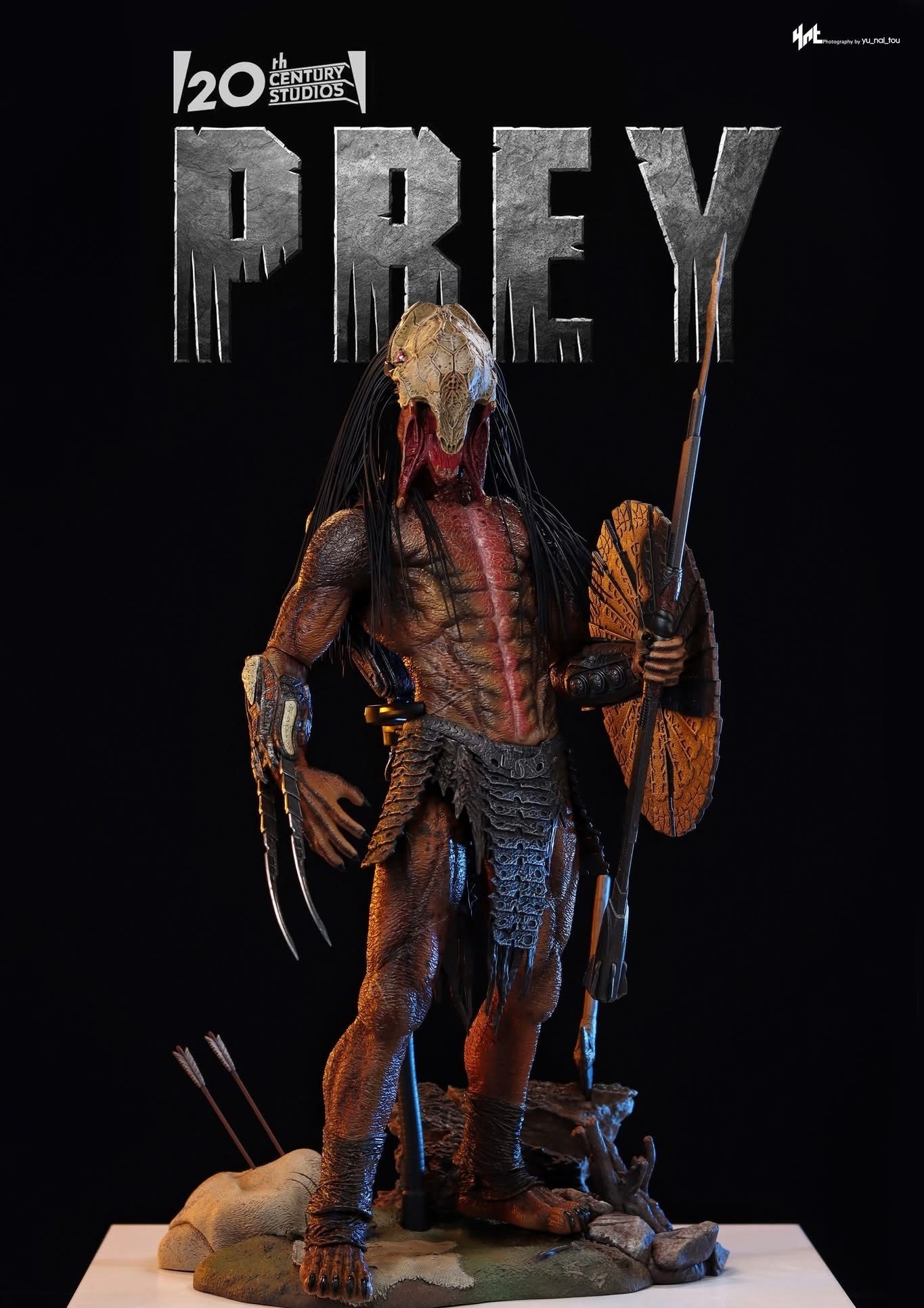 Hot Toys TMS114 Prey - 1/6th scale Feral Predator Collectible Figure