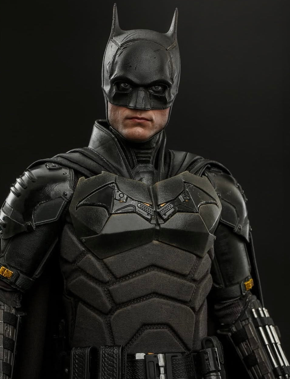 Hot Toys MMS639 The Batman - 1/6th scale Batman Collectible Figure (Deluxe Version)