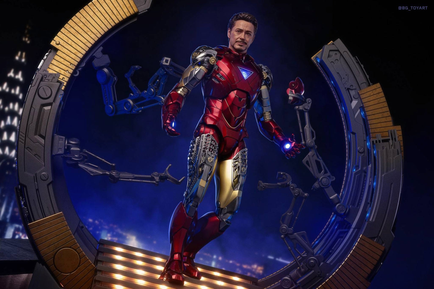 Hot Toys MMS688D53 The Avengers - Iron Man Mark VI (2.0) With Suit Up Gantry 1:6 Scale Collectible Set
