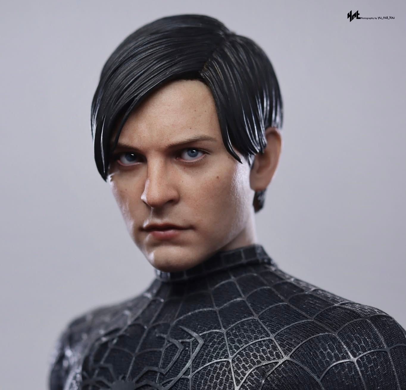 Hot Toys MMS727B Spider-Man 3 - 1/6th scale Spider-Man (Black Suit) Collectible Figure (Special Edition)