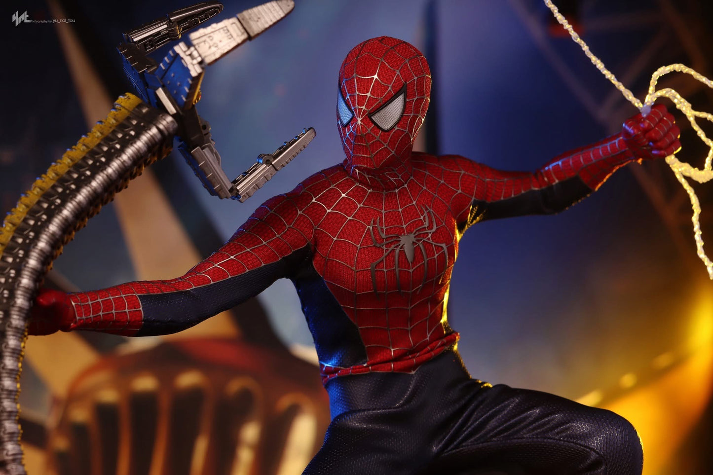 Hot Toys MMS661 Spider-Man: No Way Home - 1/6th scale Friendly Neighborhood Spider-Man Collectible Figure