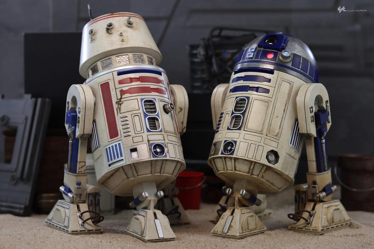 Hot Toys TMS086 Star Wars: The Book of Boba Fett - 1/6th scale R5-D4, Pit Droid, BD-72 Collectible Set
