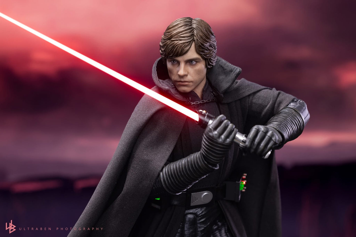 Hot Toys CMS019B Star Wars - 1/6th scale Luke Skywalker (Dark Empire) Collectible Figure (Special Edition)