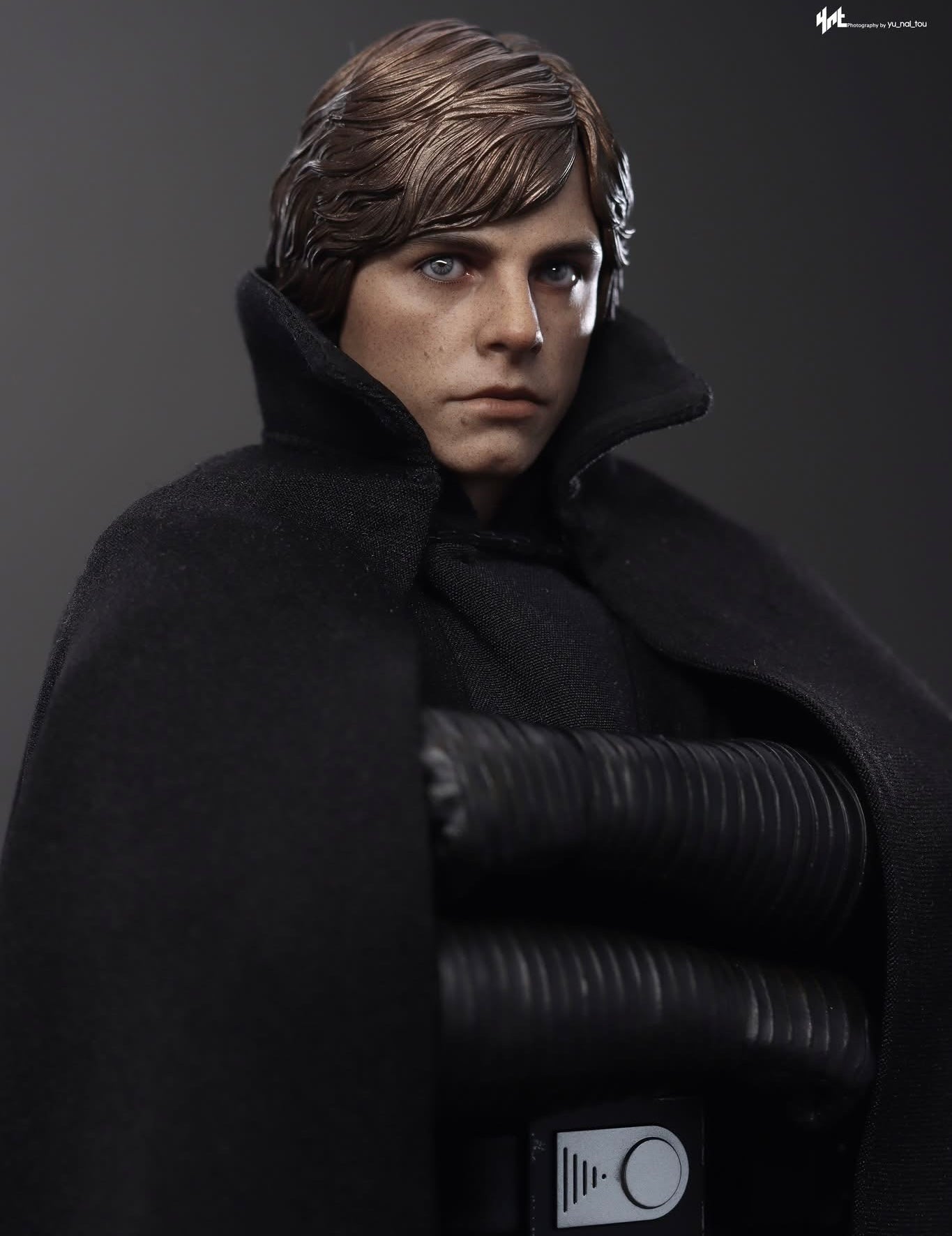 Hot Toys CMS019B Star Wars - 1/6th scale Luke Skywalker (Dark Empire) Collectible Figure (Special Edition)