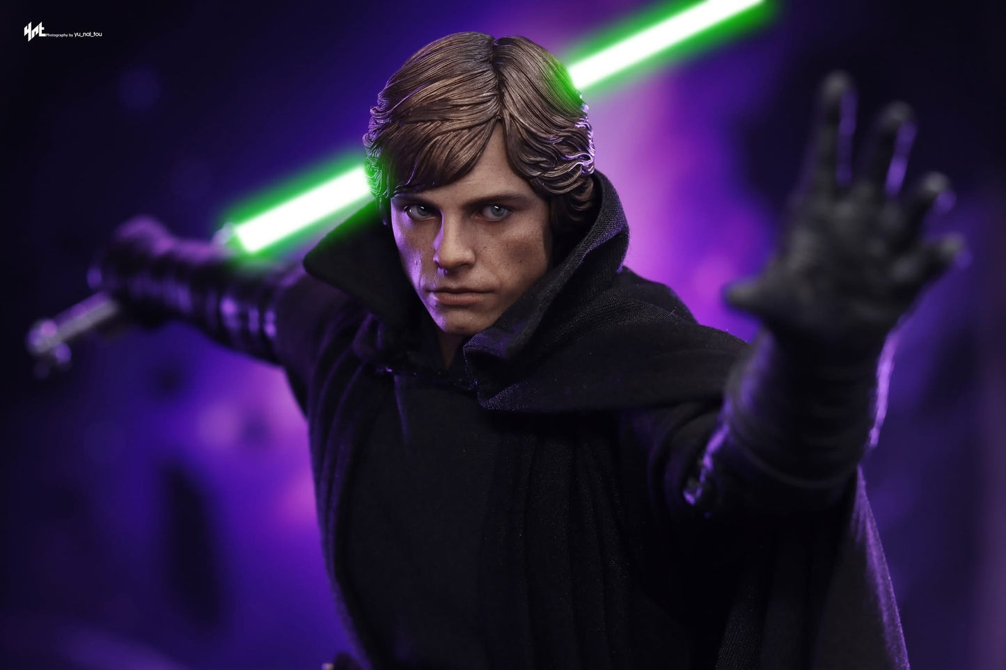 Hot Toys CMS019B Star Wars - 1/6th scale Luke Skywalker (Dark Empire) Collectible Figure (Special Edition)