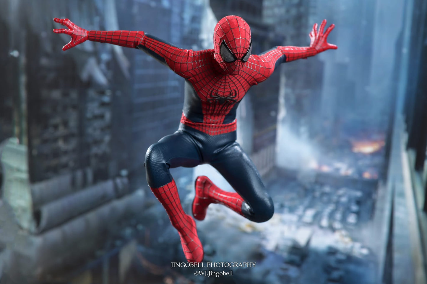 Hot Toys MMS658 The Amazing Spider-Man 2 - 1/6th scale The Amazing Spider-Man Collectible Figure