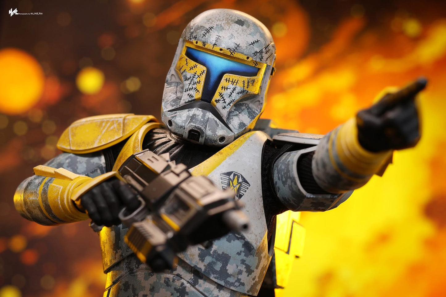Hot Toys TMS155 Star Wars: The Clone Wars - 1/6th scale Clone Commando Gregor Collectible Figure (Hot Toys Exclusive)