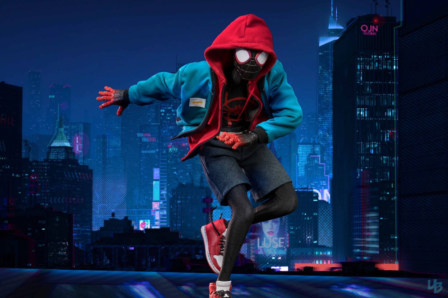 Hot Toys MMS567 Spider-Man: Into the Spider-Verse - 1/6th scale Miles Morales Collectible Figure