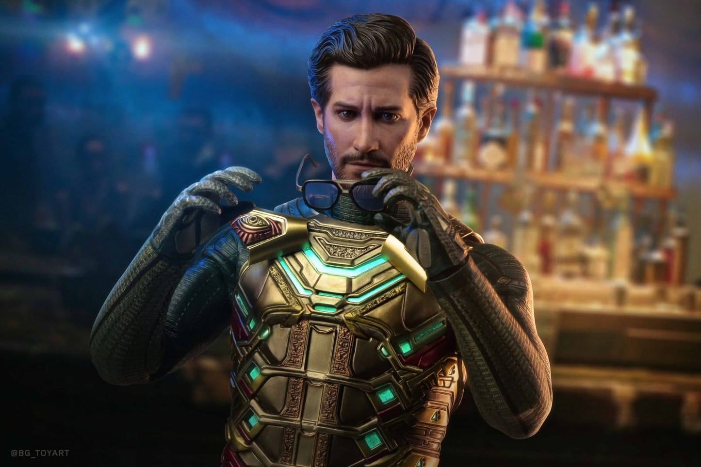 Hot Toys MMS556 Spider-Man: Far From Home - 1/6th scale Mysterio Collectible Figure