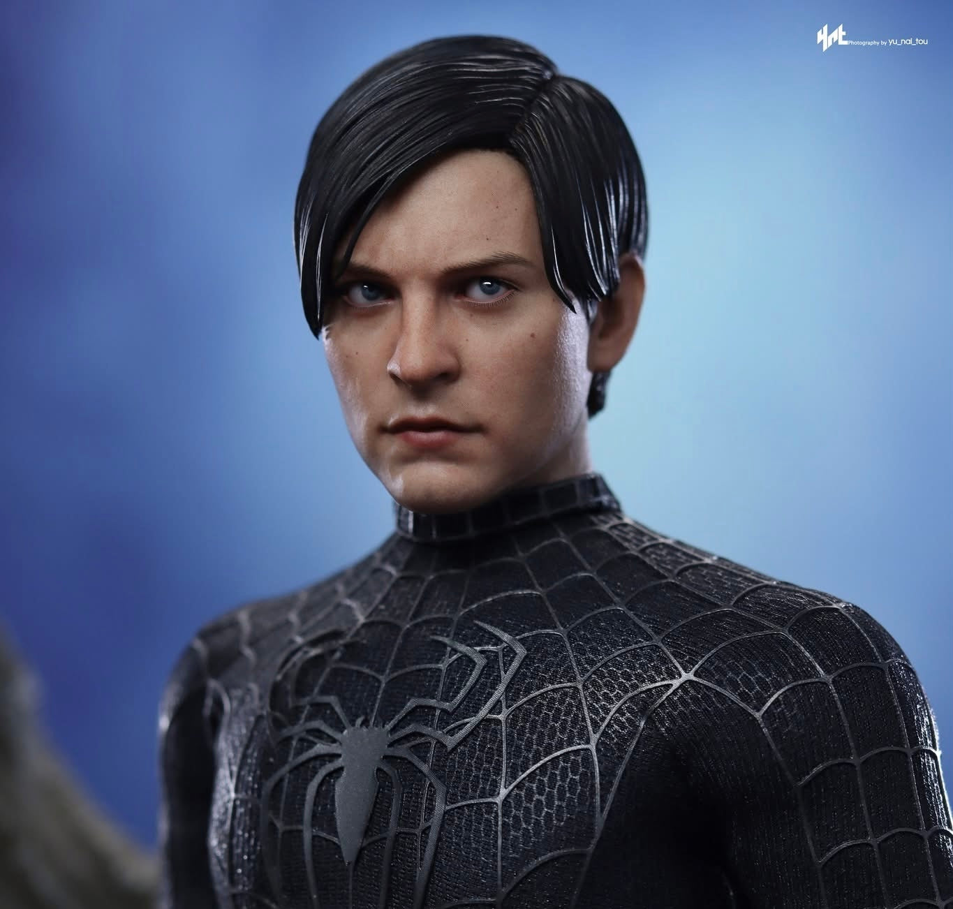 Hot Toys MMS728 Spider-Man 3 - 1/6th scale Spider-Man (Black Suit) Collectible Figure (Deluxe Version)