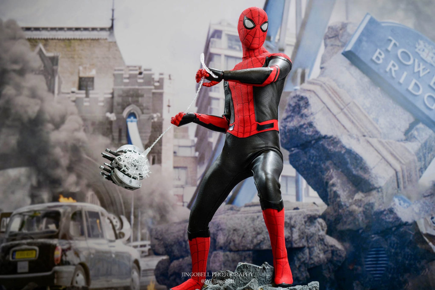 Hot Toys MMS542 Spider-Man: Far From Home - 1/6th scale Spider-Man (Upgraded Suit) Collectible Figure