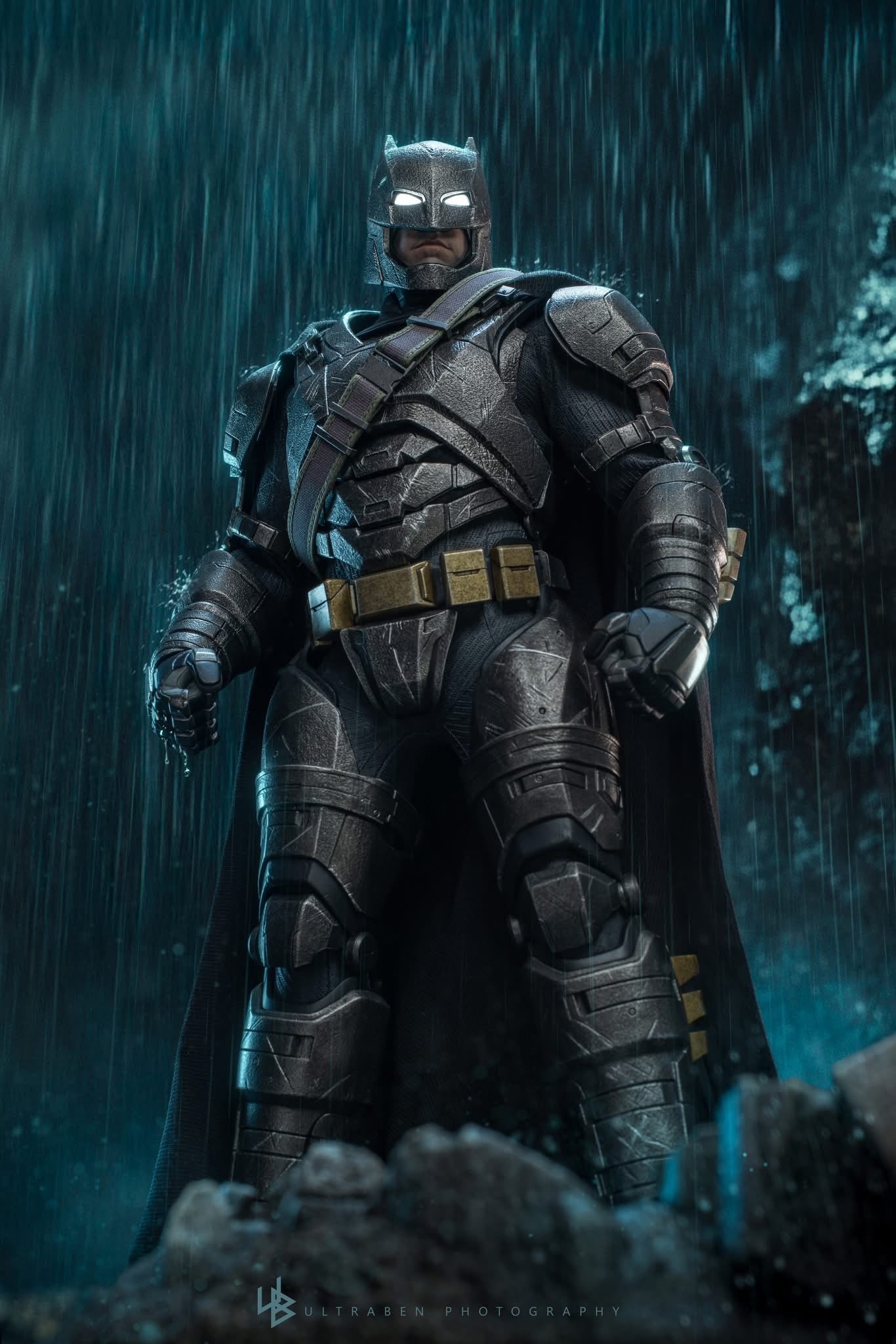 Hot Toys MMS742D62 Batman v Superman: Dawn of Justice - 1/6 scale Armored Batman (2.0) Collectible Figure