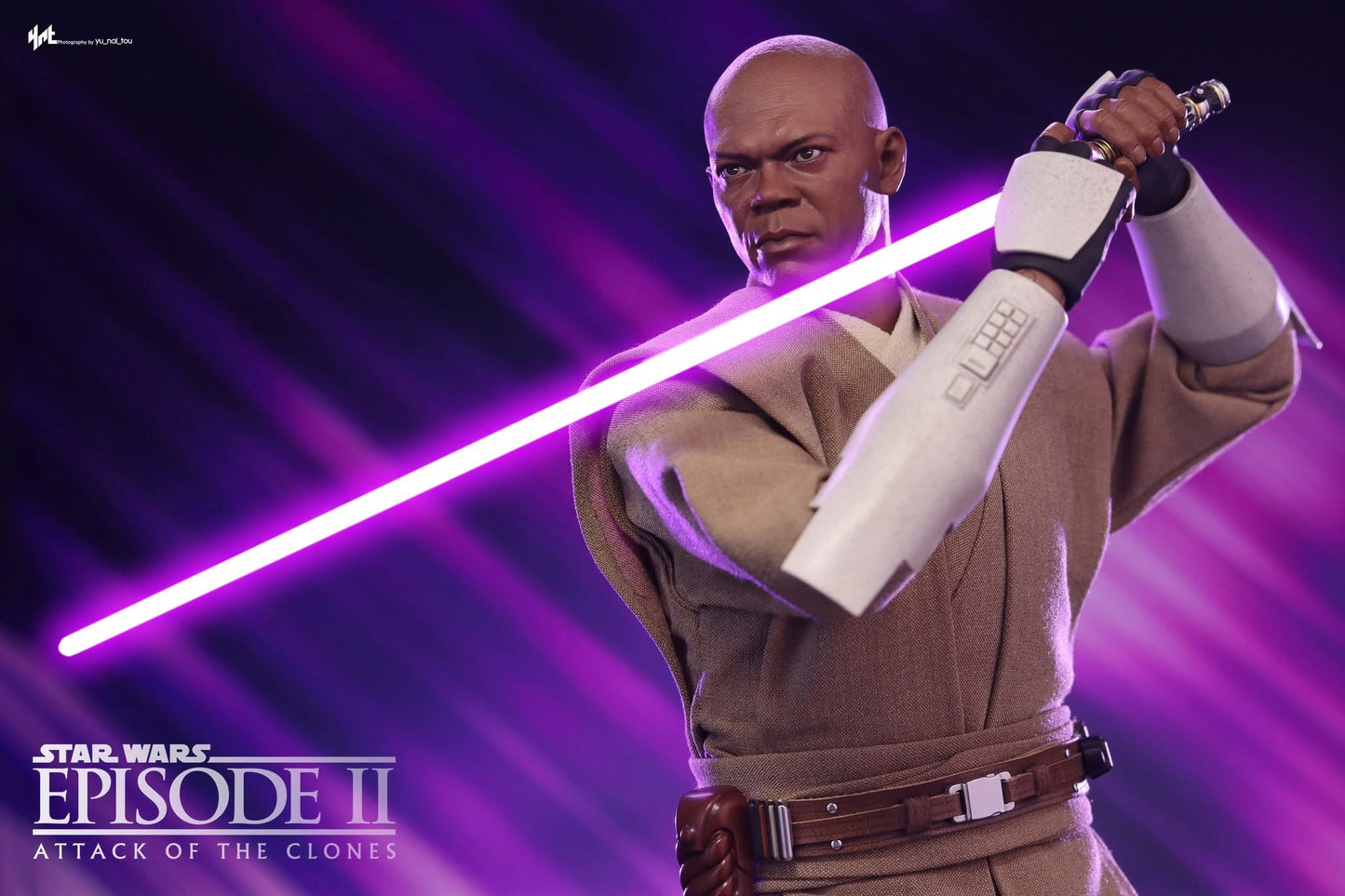 Hot Toys MMS681 Star Wars: Attack of the Clones - 1/6th scale Mace Windu Collectible Figure