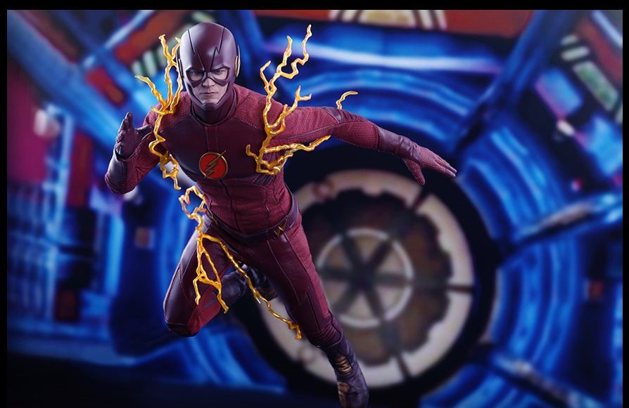 Hot Toys TMS009 The Flash : 1/6th scale The Flash Collectible Figure