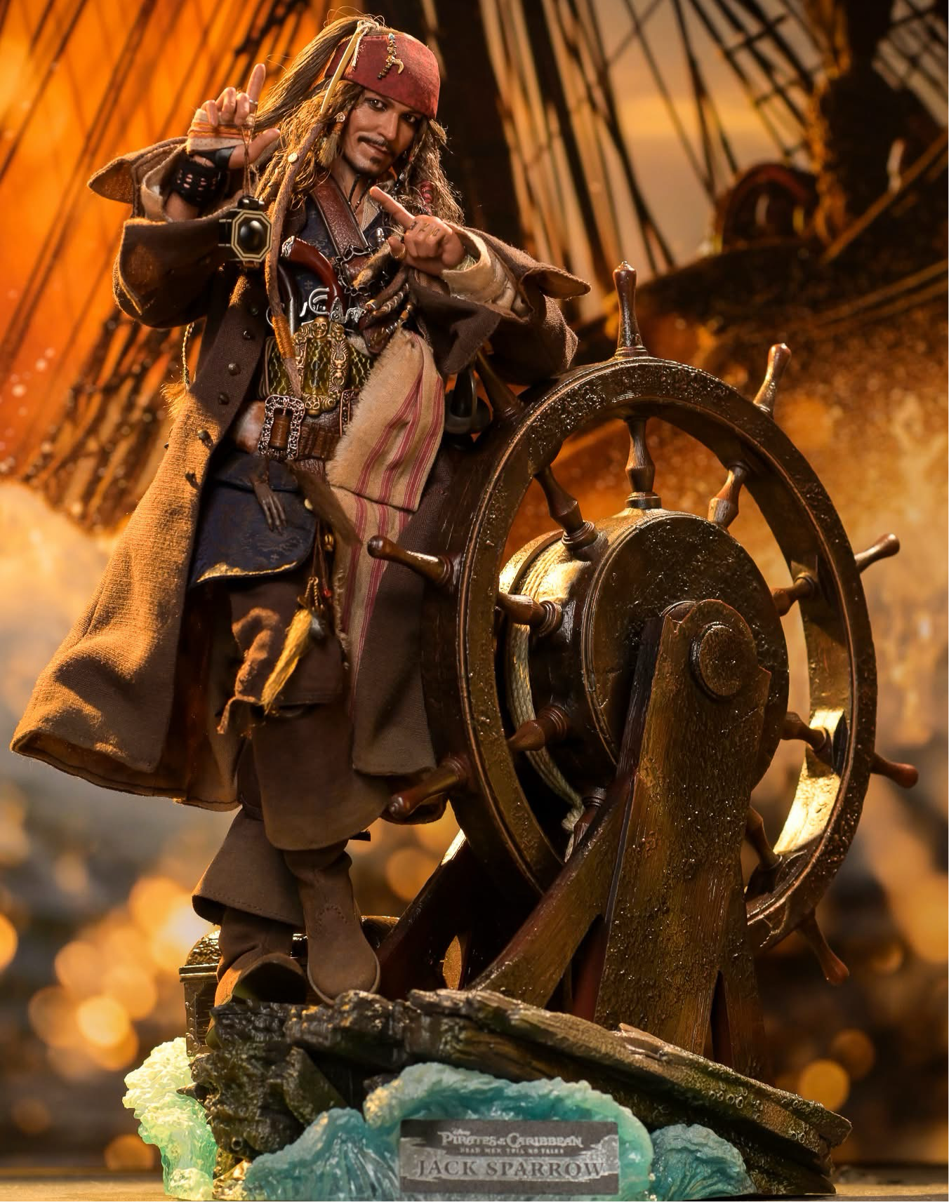 Hot Toys DX39AE Pirates of the Caribbean: Dead Men Tell No Tales - 1/6th scale Jack Sparrow Collectible Figure (Artisan Edition Deluxe Version) [Hot Toys Exclusive]