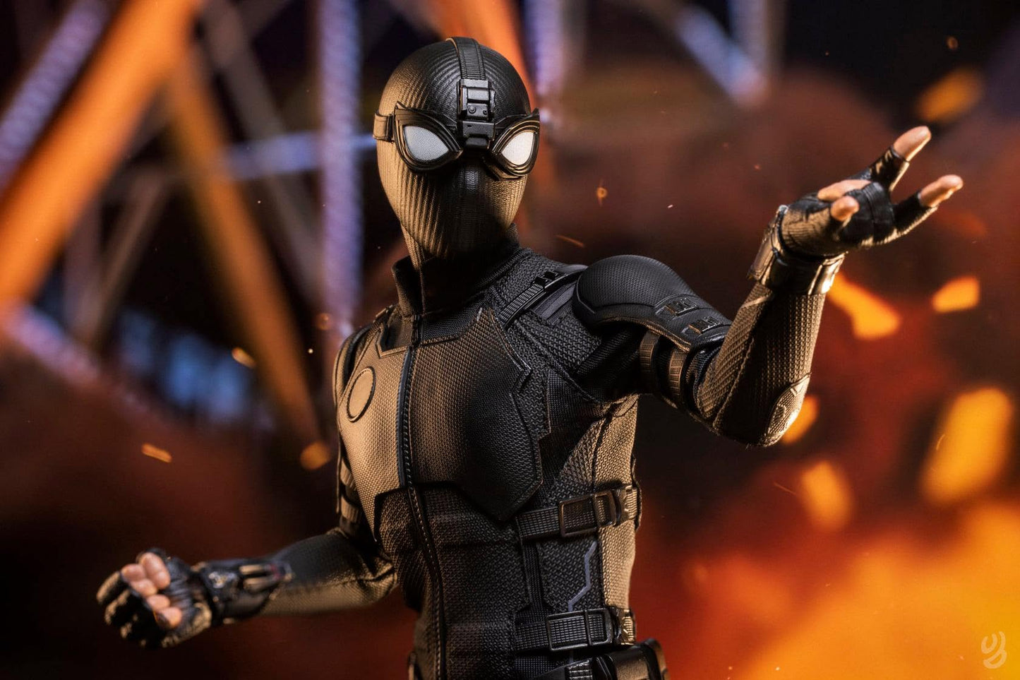 Hot Toys MMS540 Spider-Man: Far From Home - 1/6th scale Spider-Man (Stealth Suit) Collectible Figure