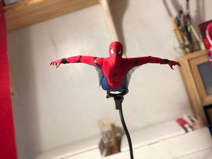 Hot Toys MMS535 Spider-Man: Far From Home - 1/6th scale Spider-Man Collectible Figure (Movie Promo Edition)