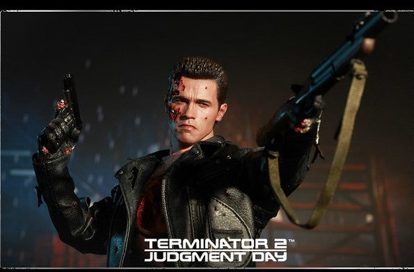 Hot Toys DX13 Terminator 2: Judgment Day - 1/6th scale T-800 (Battle Damaged Version) Collectible Figure (Special Edition)