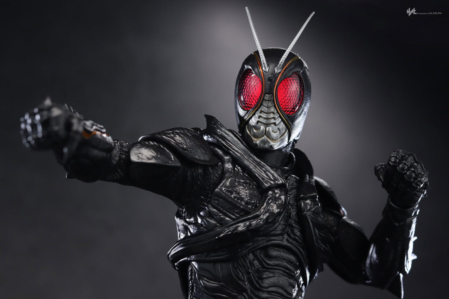 Hot Toys TMS100 Kamen Rider BLACK SUN - 1/6th scale Kamen Rider Black Sun Collectible Figure