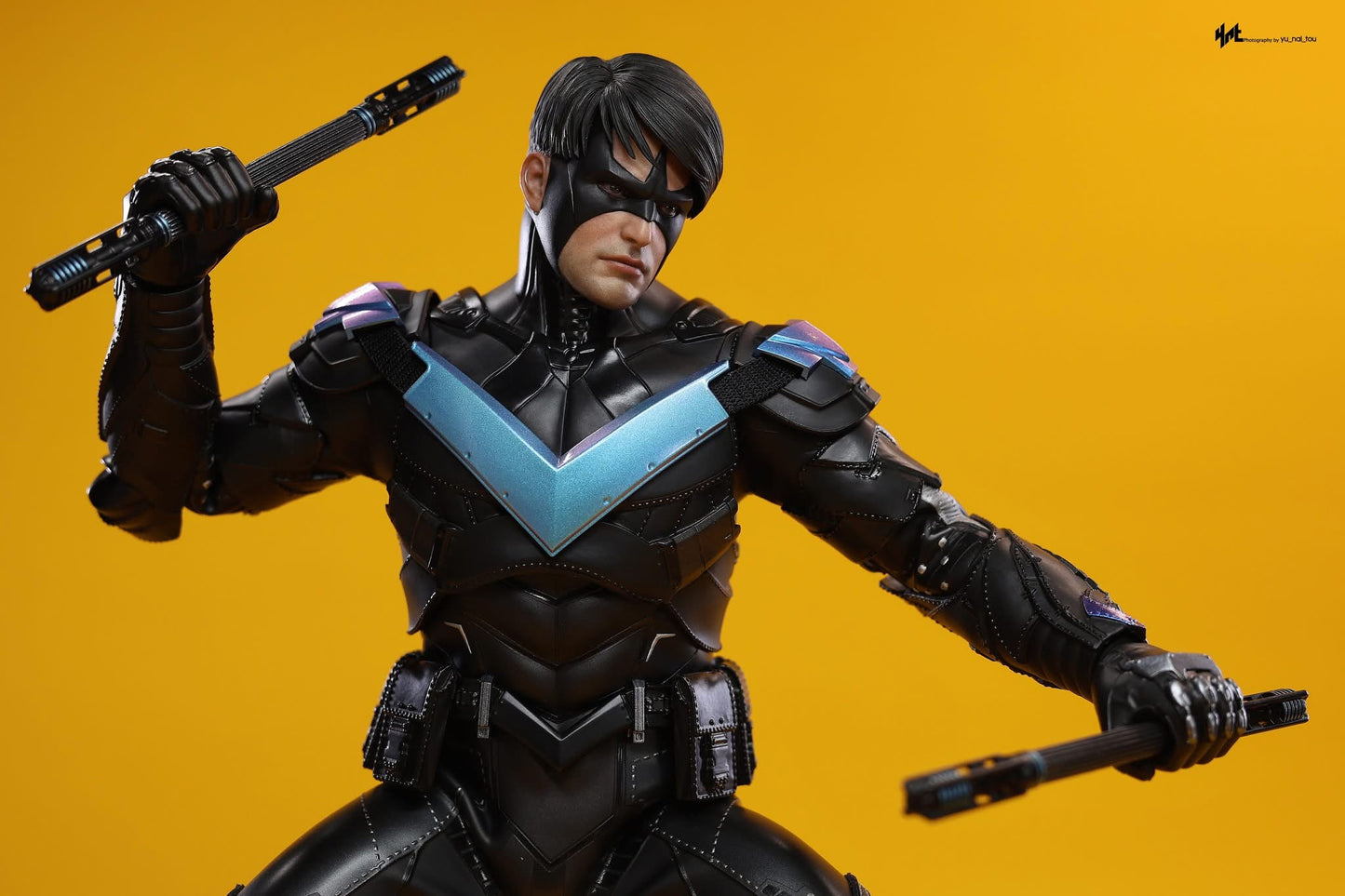 Hot Toys VGM78 Batman: Arkham Knight - 1/6th scale Nightwing Collectible Figure Exclusive