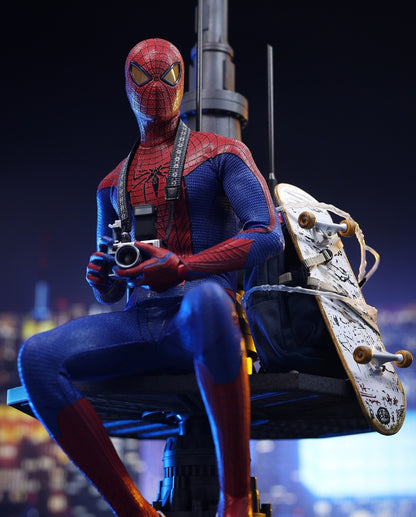 Hot Toys MMS772 The Amazing Spider-Man - 1/6th scale The Amazing Spider-Man Collectible Figure (Deluxe Version)