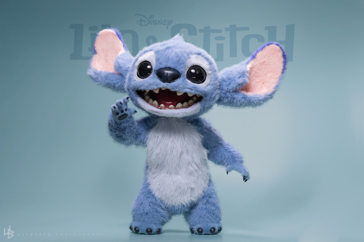 Hot Toys MMS815 Lilo & Stitch - Stitch Collectible Figure