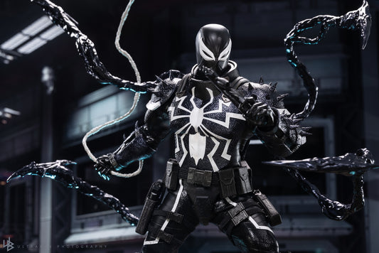 Hot Toys CMS025 Marvel Comics - 1/6th scale Agent Venom Collectible Figure