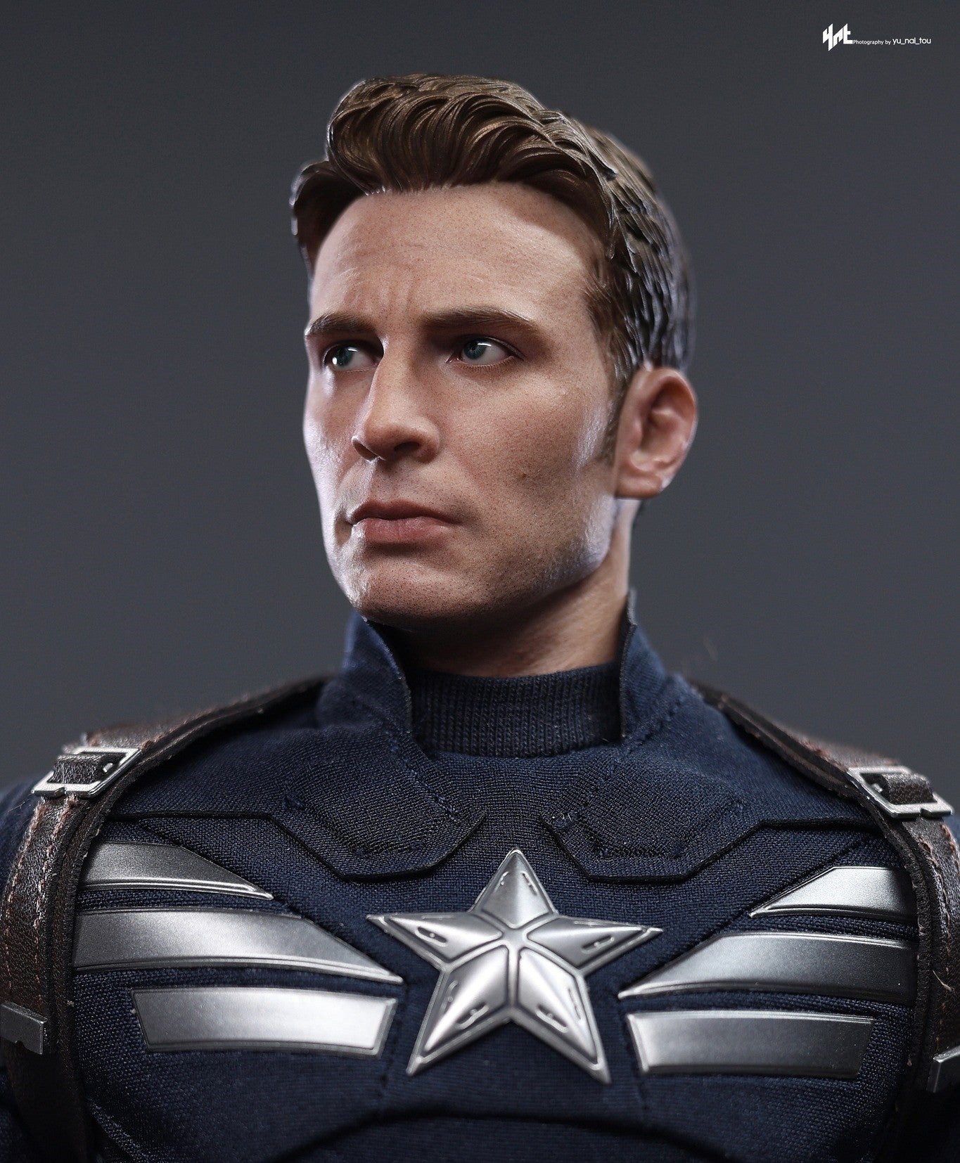 Hot Toys MMS783 Captain America: The Winter Soldier - 1/6th scale Captain America (Stealth S.T.R.I.K.E. Suit) 2.0 Collectible Figure