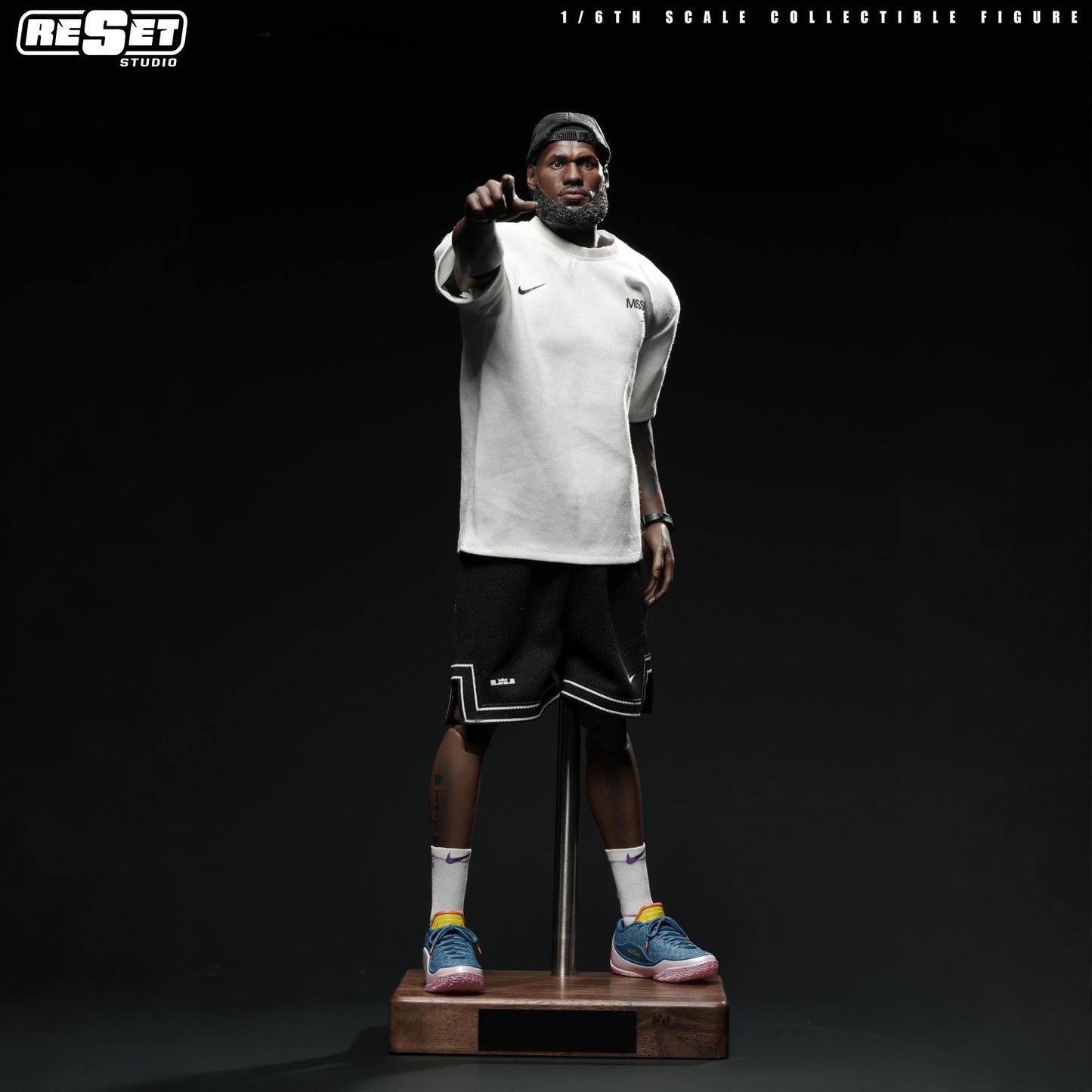 Pre-Order ResetStudio - LeBron James China Tour 1/6 Scale Collector‘s Edition Action Figure