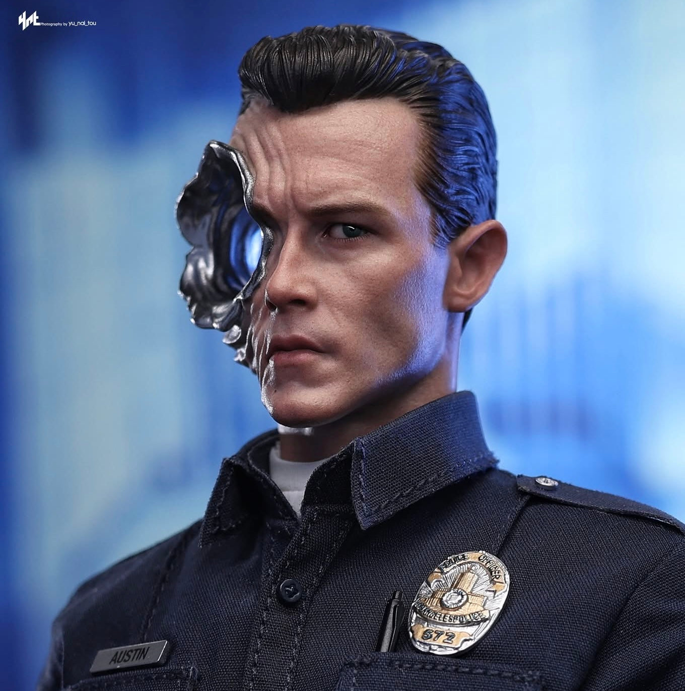Hot Toys MMS774 Terminator 2: Judgment Day - 1/6th scale T-1000 (2.0) Collectible Figure