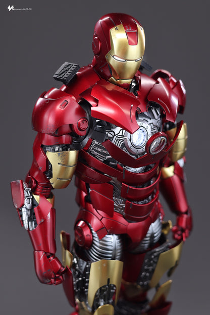 Hot Toys MMS825D72B Iron Man - 1/6th scale Iron Man Mark III (Armor Suit Up Version) Collectible Figure (Special Edition)