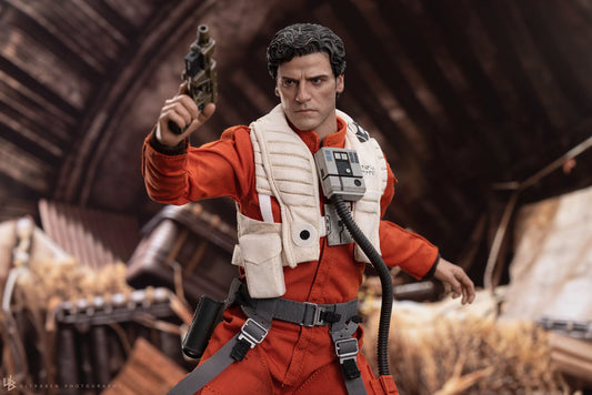 Hot Toys MMS806 Star Wars: The Force Awakens - 1/6th scale Poe Dameron Collectible Figure