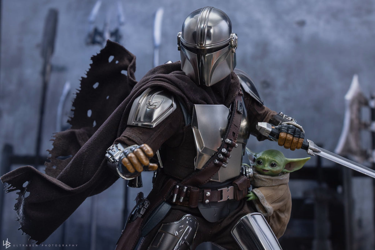 Hot Toys MMS872 Star Wars: The Mandalorian & Grogu - The Mandalorian & Grogu Collectible Set (Deluxe Version)