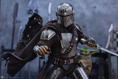 Hot Toys MMS872 Star Wars: The Mandalorian & Grogu - The Mandalorian & Grogu Collectible Set (Deluxe Version)