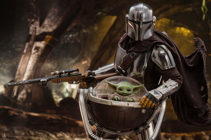 Hot Toys MMS872 Star Wars: The Mandalorian & Grogu - The Mandalorian & Grogu Collectible Set (Deluxe Version)