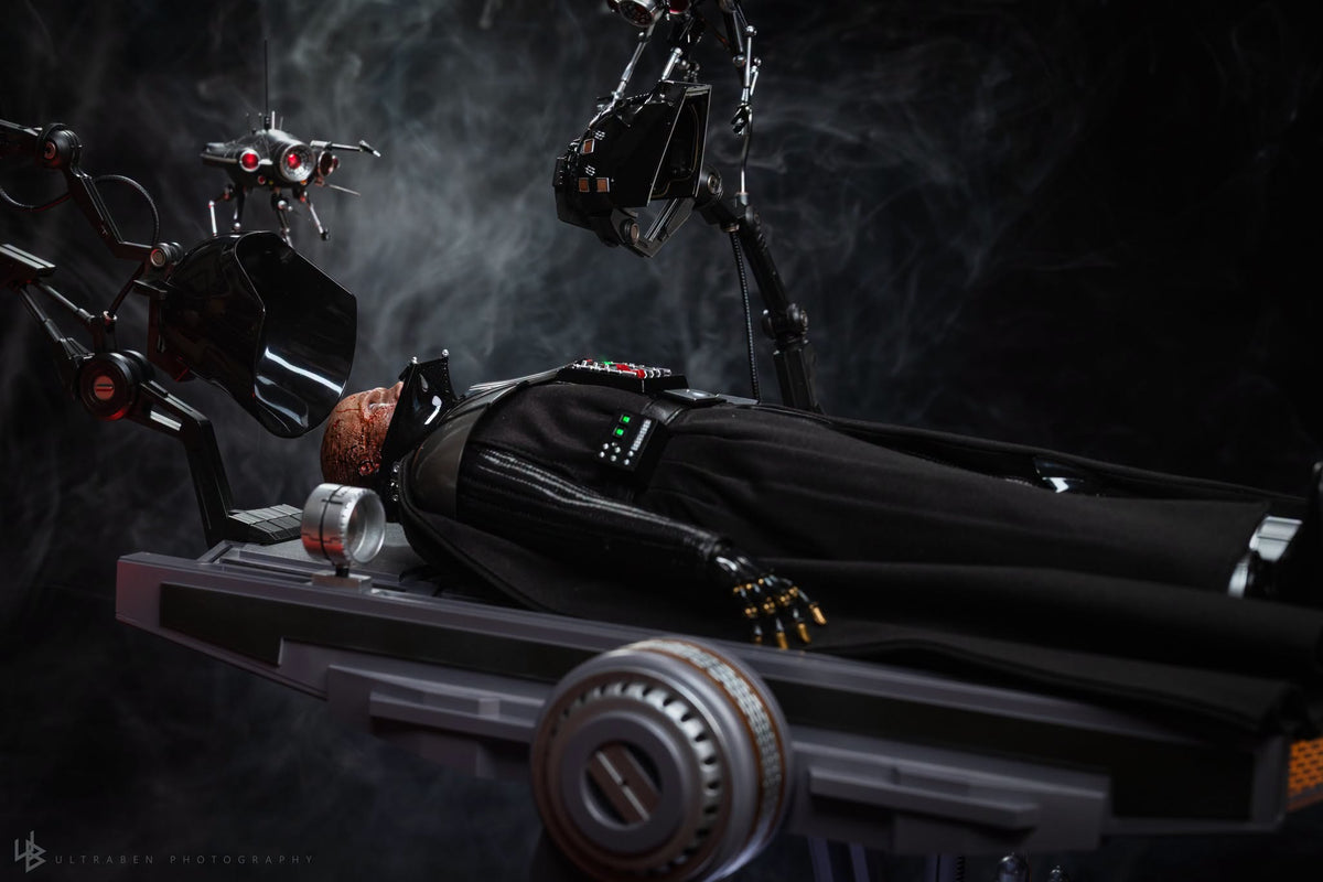Hot Toys MMS811 Star Wars: Revenge of the Sith - 1/6th scale Darth Vader Collectible Figure (Deluxe Version)