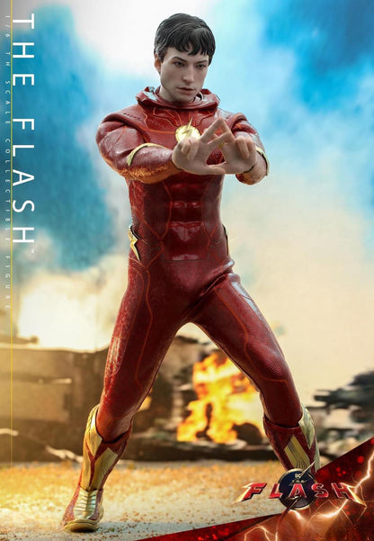 Pre-Order Hot Toys MMS713B The Flash – The Flash 1/6 Scale Collectible Figure (Special Version) with The Life Size The Flash Signet Ring