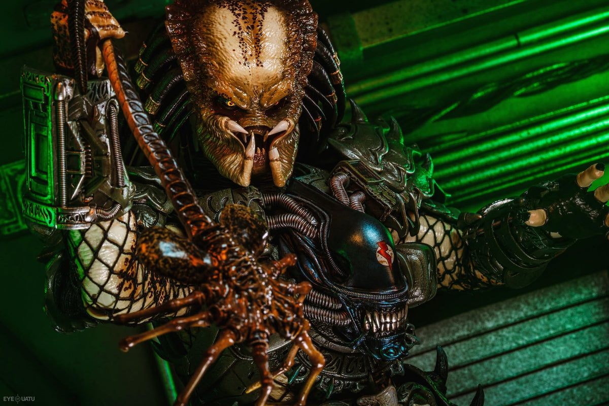 Hot Toys CMS029B Predator - 1/6th scale Broken Tusk Predator Collectible Figure (Special Edition)