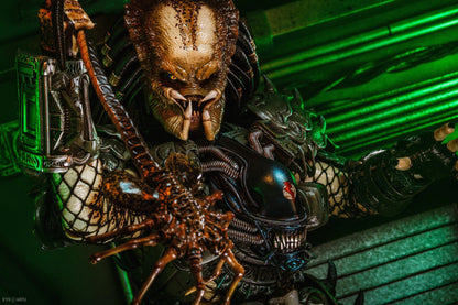 Hot Toys CMS029B Predator - 1/6th scale Broken Tusk Predator Collectible Figure (Special Edition)